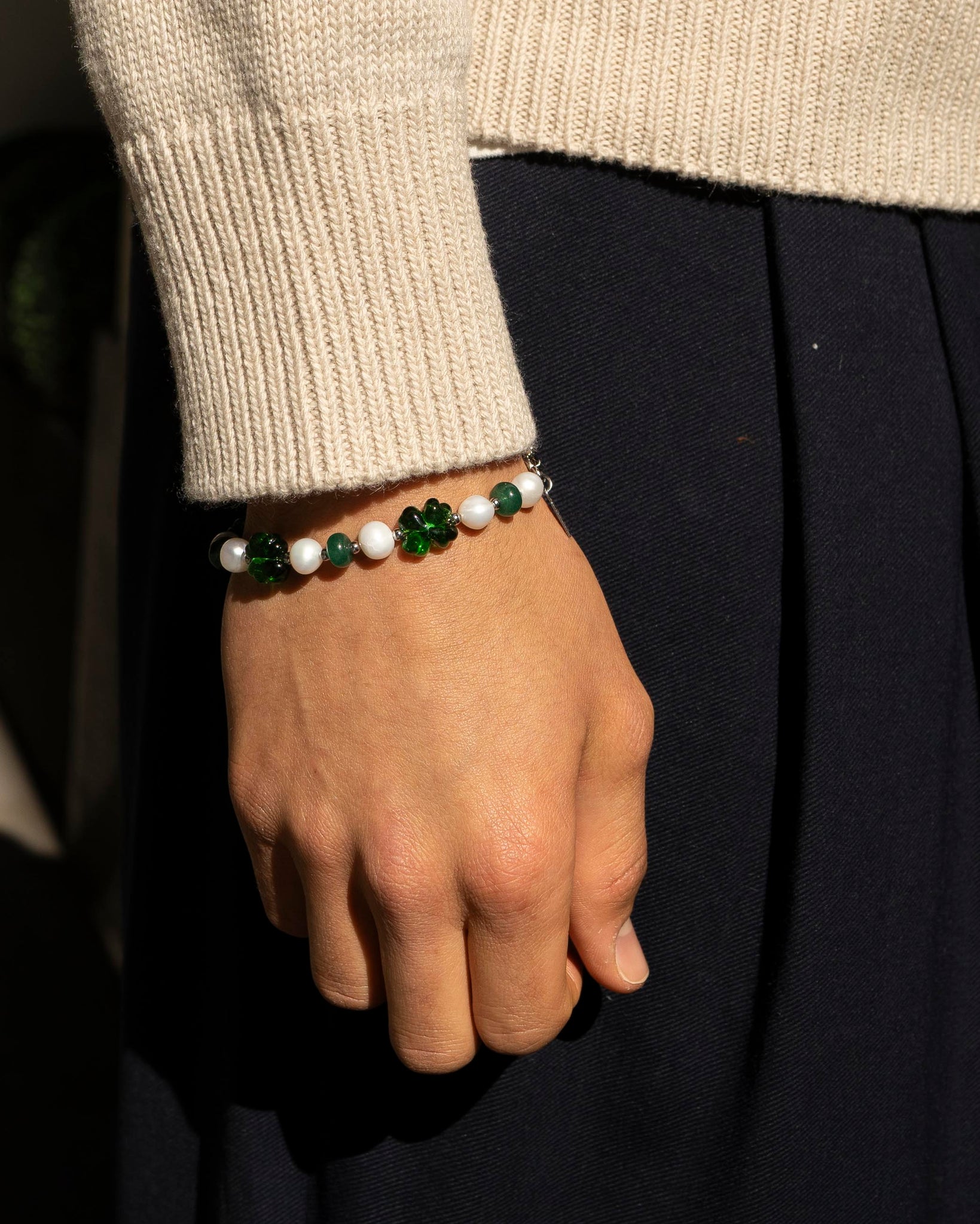 WHYAT Handmade Glass Clover Bracelet