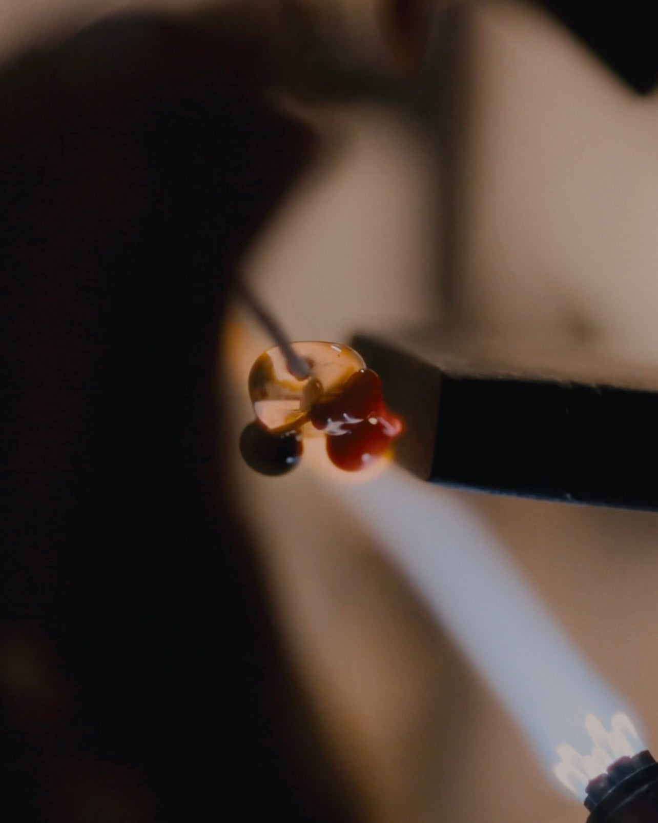 WHYAT glass jewelry production