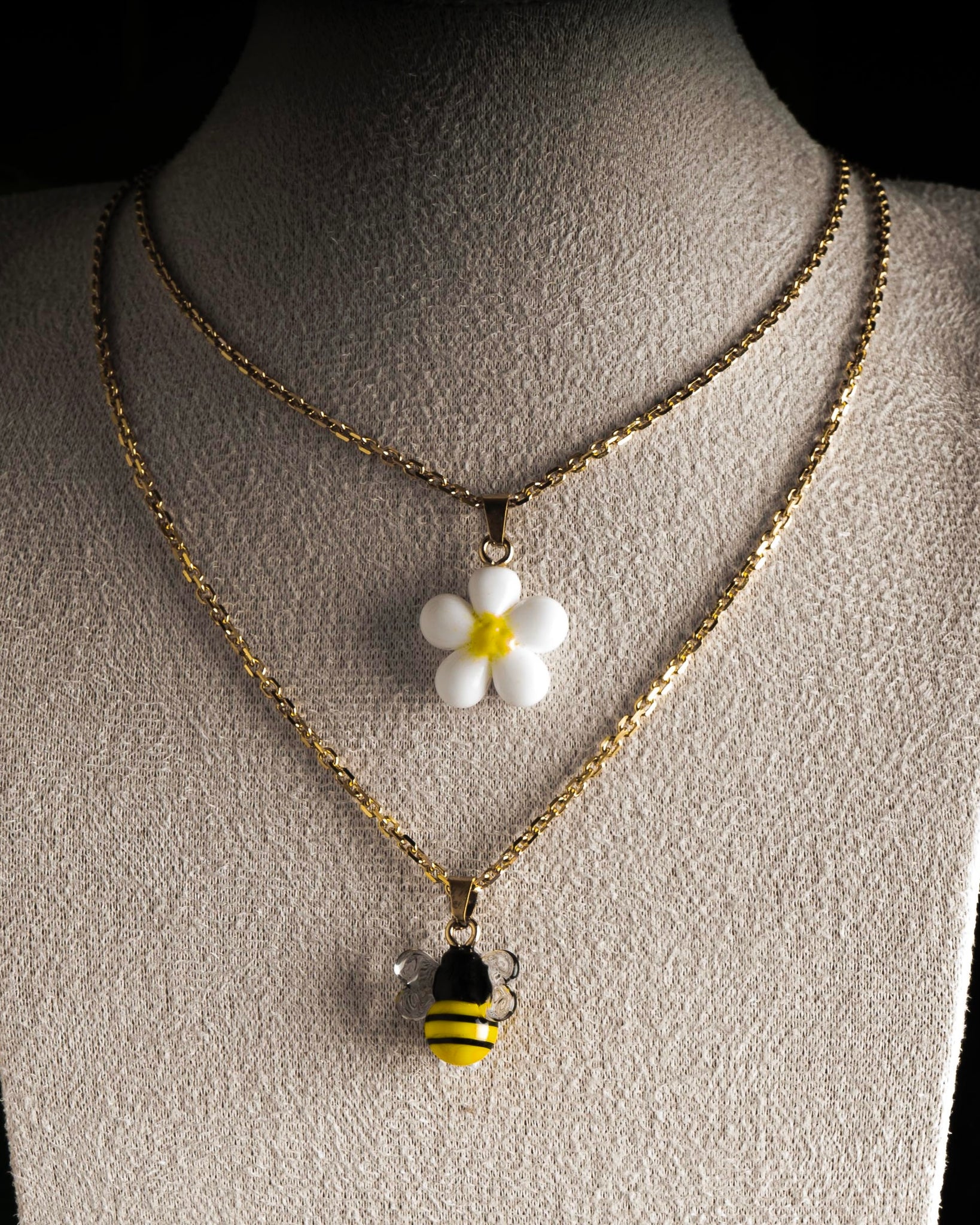 Daisy pendant