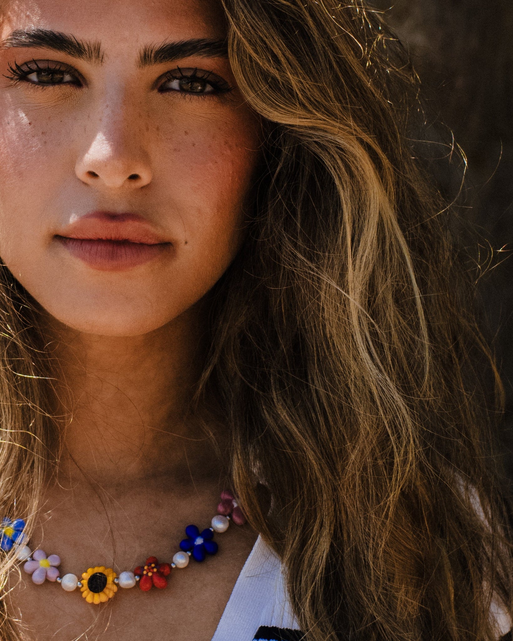 Pearl necklace with flowers